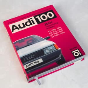 Книга “Audi 100 с историческими комментариями”